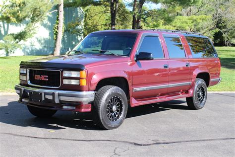 Gmc Suburban 1994 photo