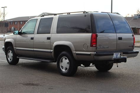 Gmc Suburban 1999 photo