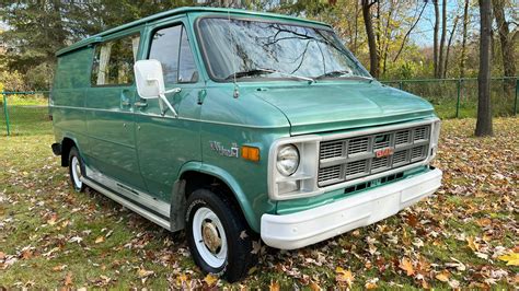 photo of Gmc Vandura 1500 car production