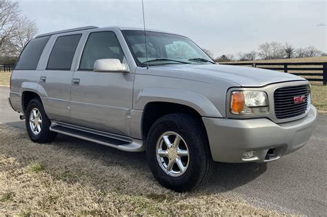 Gmc Yukon denali 1999 photo