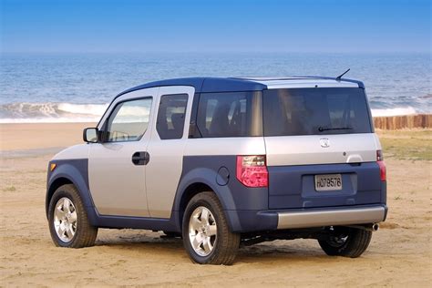 Honda Element 2003 photo