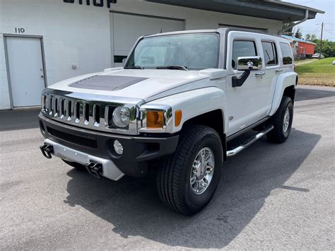 Hummer H3 2008 photo