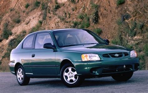 Hyundai Accent 2002 photo