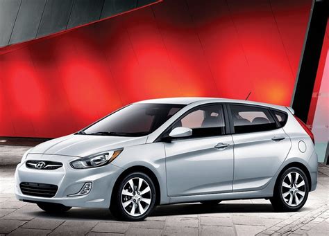 Hyundai Accent 2012 photo