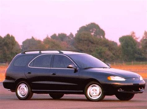 Hyundai Elantra 1996 photo