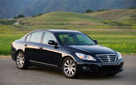 Hyundai Genesis 2011 photo