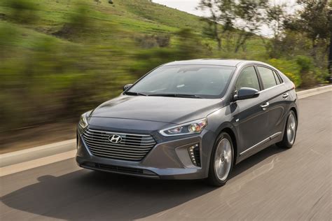 Hyundai Ioniq hybrid photo