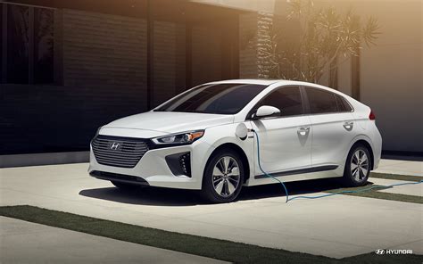 Hyundai Ioniq plug-in hybrid 2018 photo