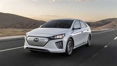 photo of Hyundai Ioniq plug-in hybrid car production