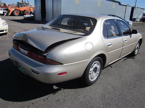 Infiniti J30 1997 photo