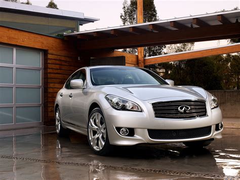 photo of Infiniti M car production