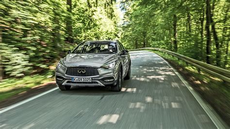 Infiniti Qx30 photo