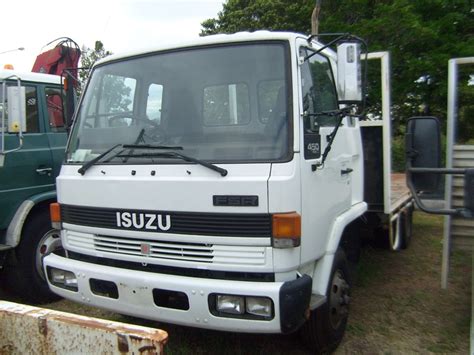 Isuzu Isuzu truck 1994 photo