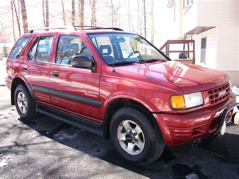 Isuzu Rodeo 1999 photo