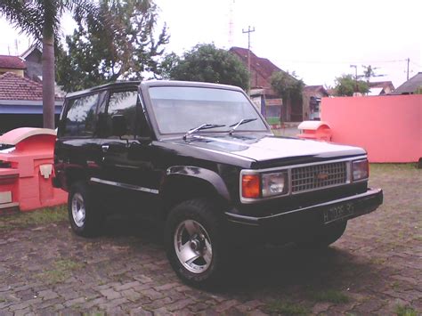 Isuzu Trooper 1985 photo