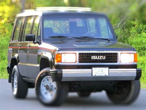 Isuzu Trooper 1991 photo