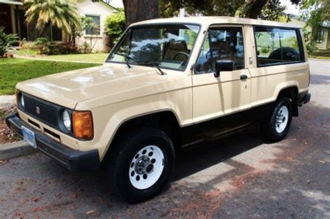 Isuzu Trooper ii 1985 photo