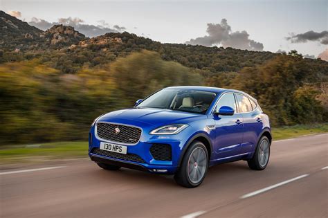 Jaguar E-pace 2018 photo