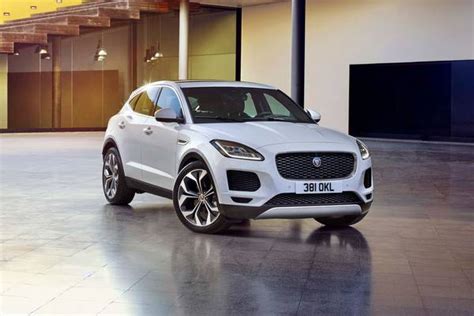 Jaguar E-pace 2019 photo