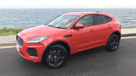 Jaguar E-pace 2020 photo