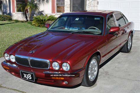 Jaguar Sedan range 2000 photo