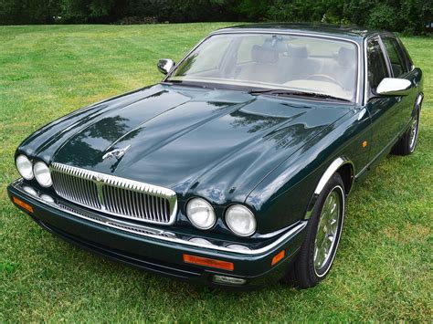 Jaguar Vanden plas 1995 photo