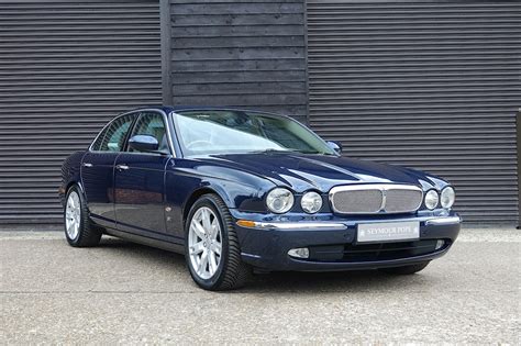 photo of Jaguar Xj8 car production