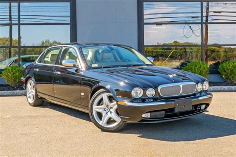 photo of Jaguar Xj8l car production