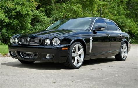 Jaguar Xjr photo