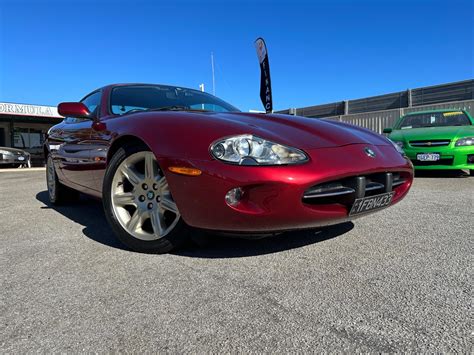 photo of Jaguar Xk8 sports car production