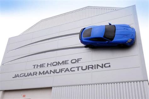 photo of Jaguar Xkr car production