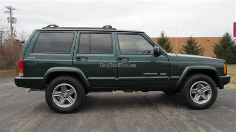 Jeep Cherokee 2000 photo