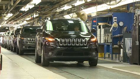 photo of Jeep Cherokee car production