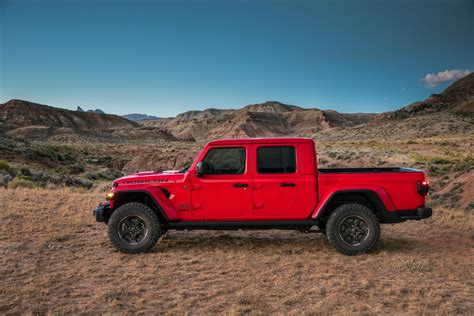 Jeep Gladiator 2023 photo