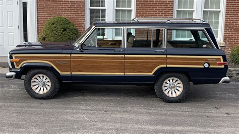 Jeep Grand wagoneer 1986 photo