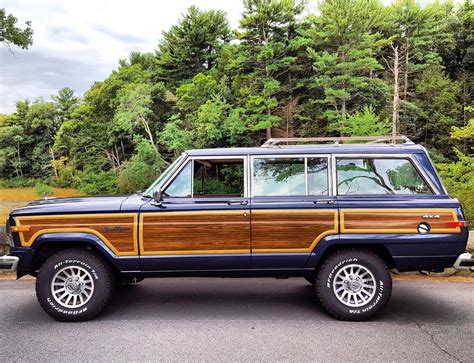 Jeep Grand wagoneer 1991 photo