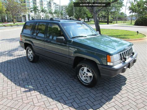 Jeep Laredo 1994 photo