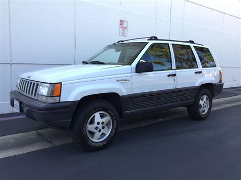 Jeep Laredo 1995 photo