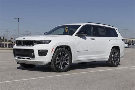 photo of Jeep Laredo car production