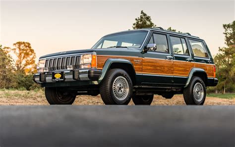 Jeep Wagoneer 1992 photo