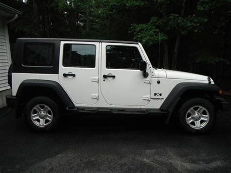 Jeep Wrangler 4-dr 4x4 rhd 2009 photo