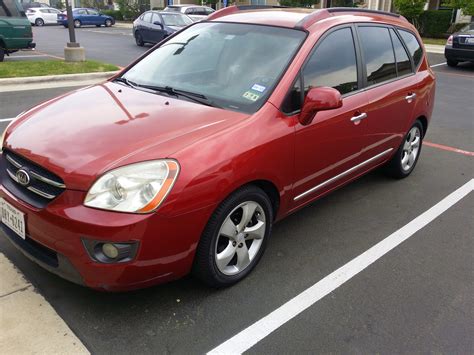 Kia Rondo 2007 photo