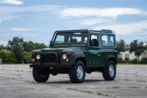 Land rover Defender 90 1997 photo