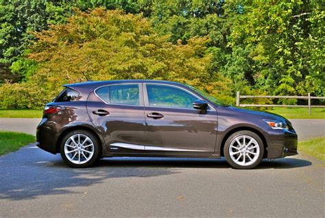 Lexus Ct 200h 2012 photo