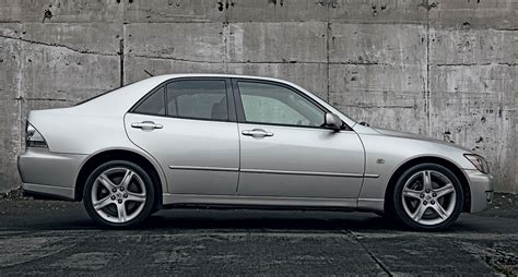 Lexus Is 1999 photo