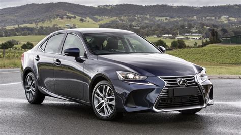 Lexus Is 300 2020 photo