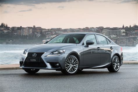 Lexus Is200t 2016 photo