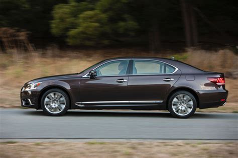 photo of Lexus Ls600h car production