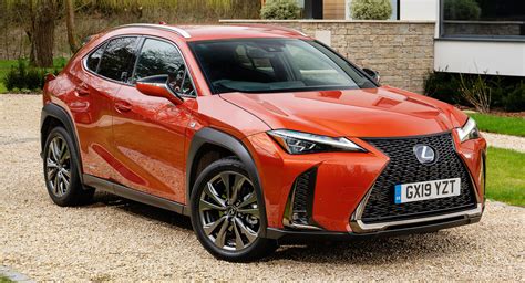 Lexus Ux hybrid photo