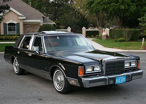 Lincoln Continental 1989 photo